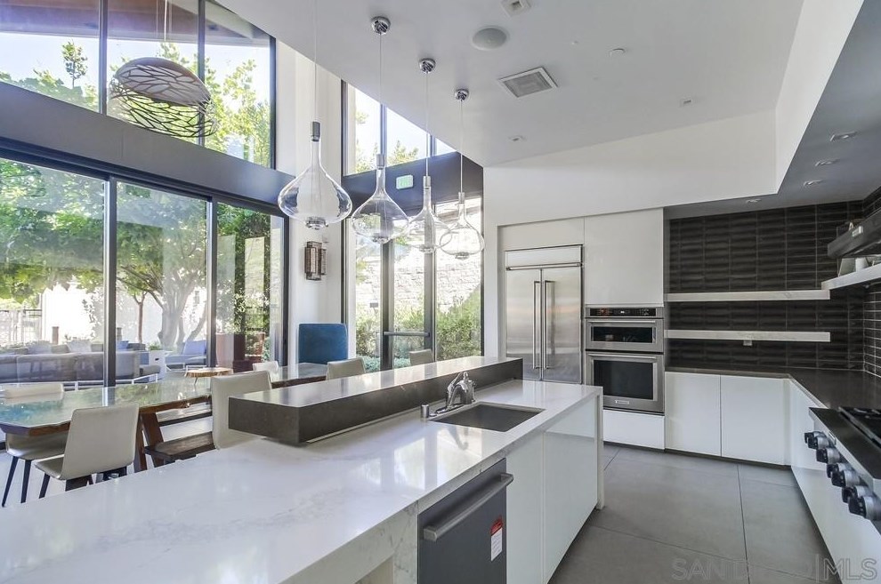 7894 Civita Blvd, San Diego CA 92108-5123 exterior