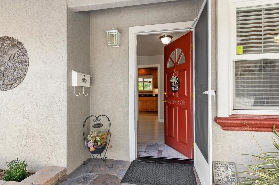 1408 San Altos Pl, Lemon Grove, CA 91945-4326