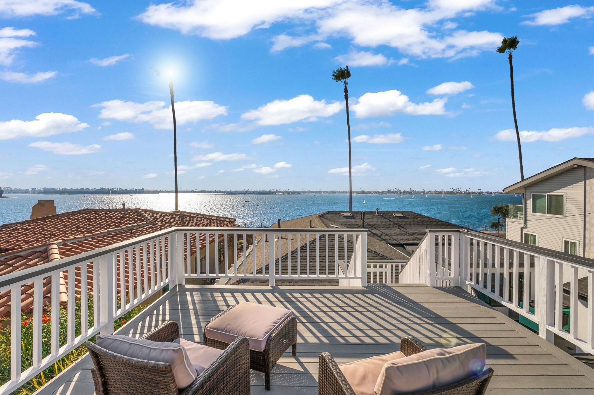 3445 Riviera Dr, San Diego CA 92109-5337 exterior