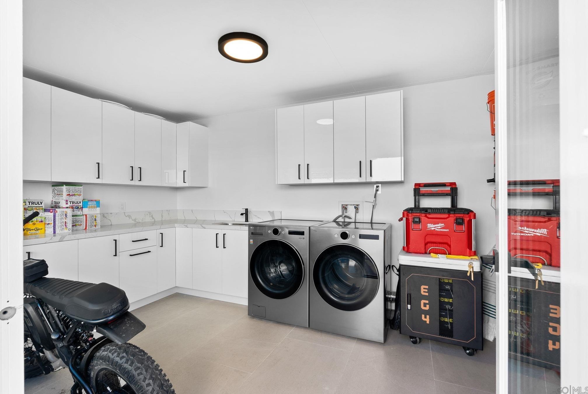 3445 Riviera Dr, San Diego CA 92109-5337 exterior