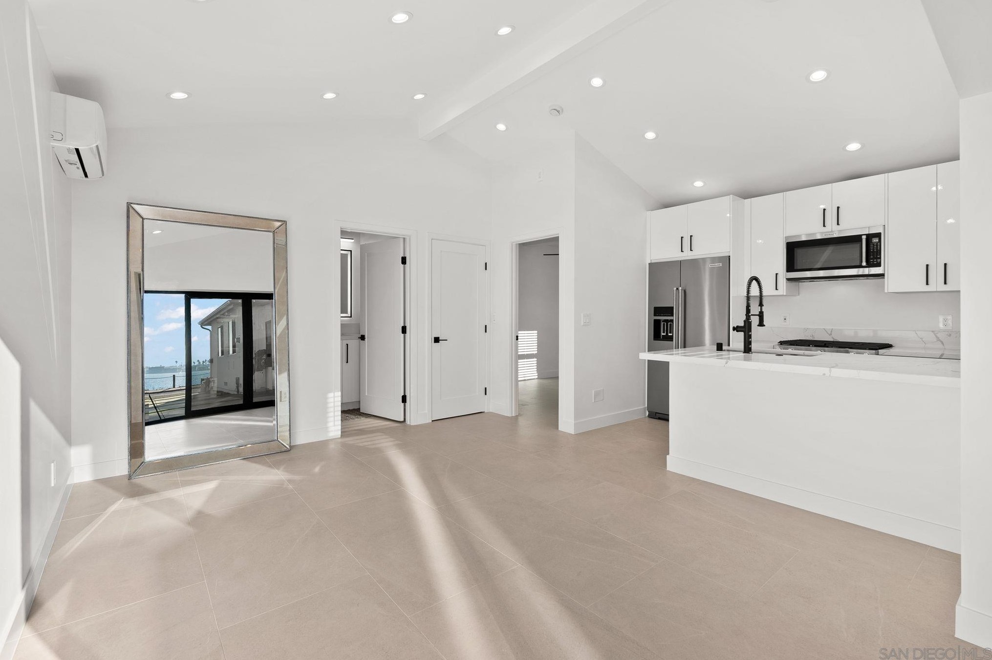 3445 Riviera Dr, San Diego CA 92109-5337 exterior