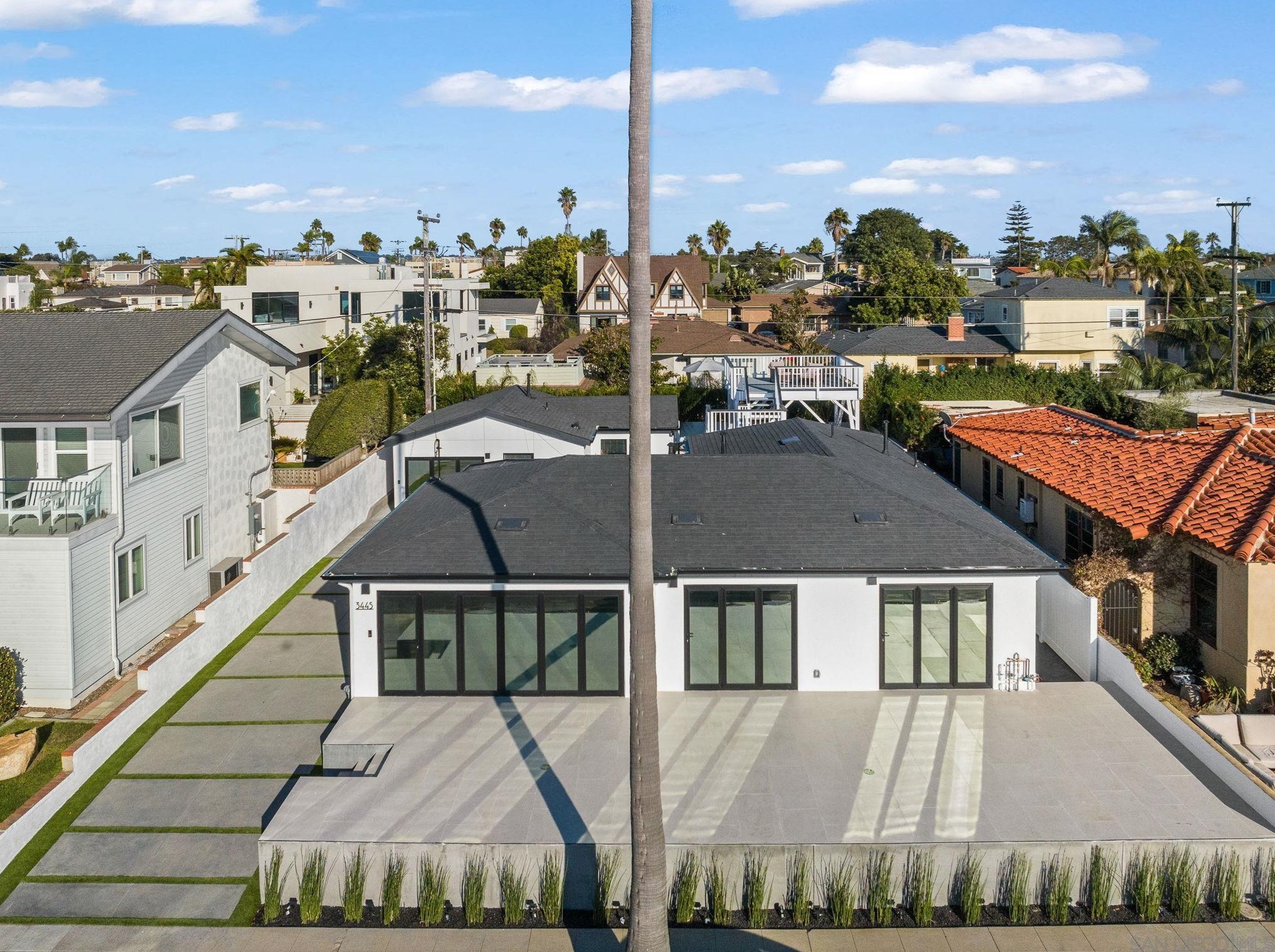 3445 Riviera Dr, San Diego CA 92109-5337 exterior