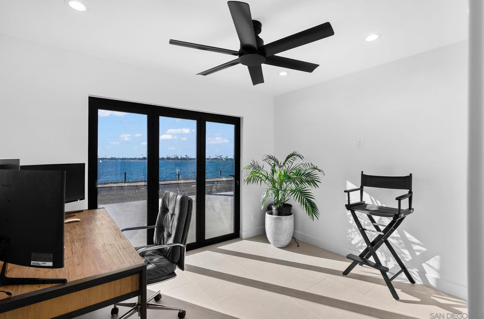 3445 Riviera Dr, San Diego CA 92109-5337 exterior