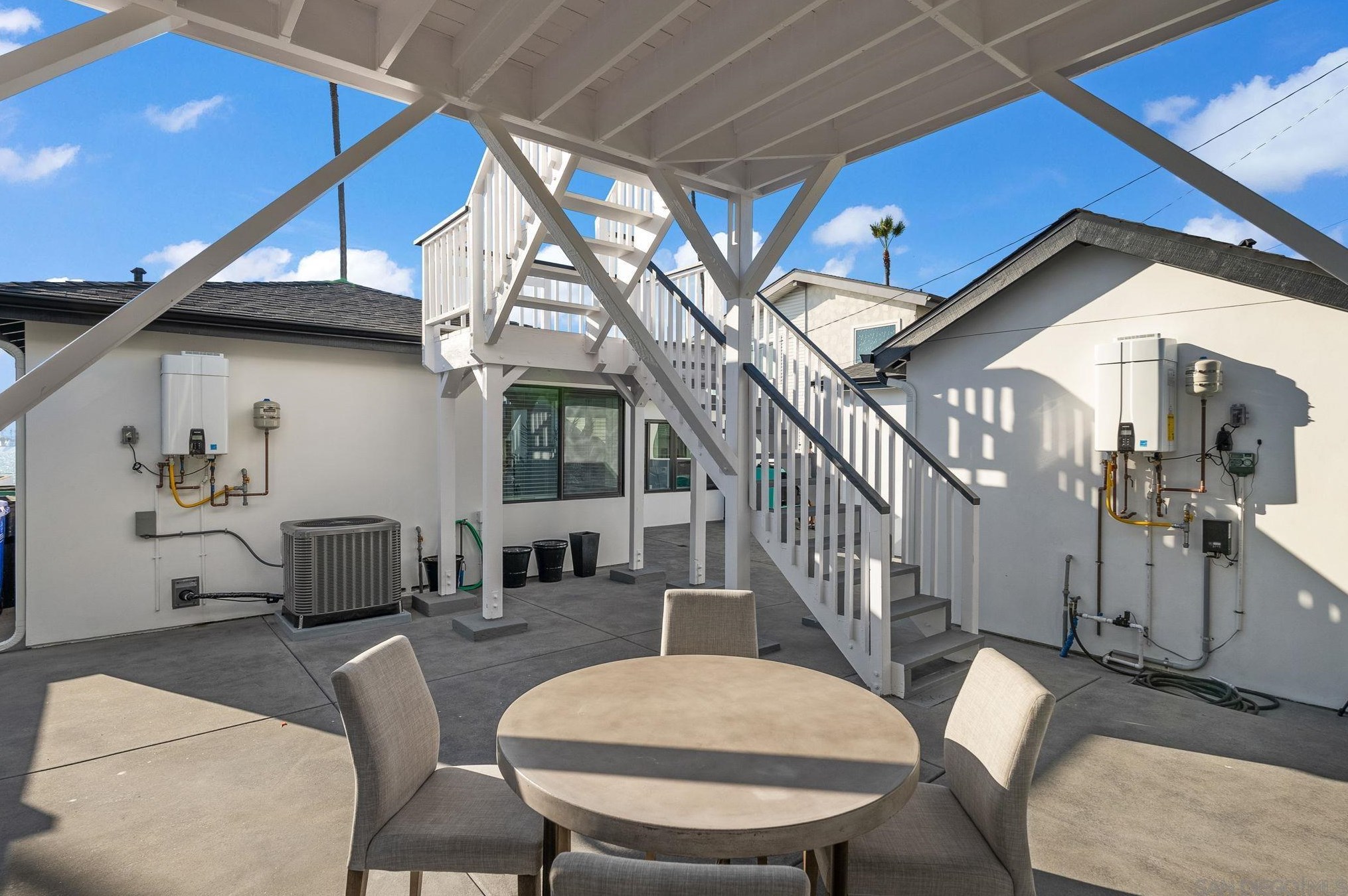 3445 Riviera Dr, San Diego CA 92109-5337 exterior