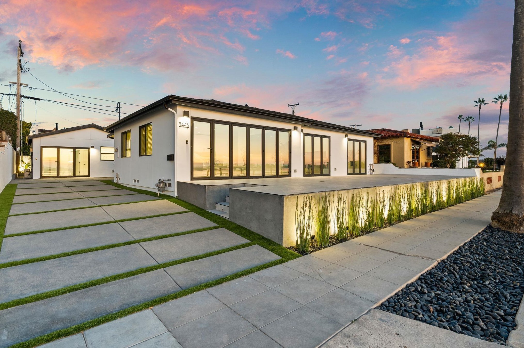 3445 Riviera Dr, San Diego, CA 92109-6615