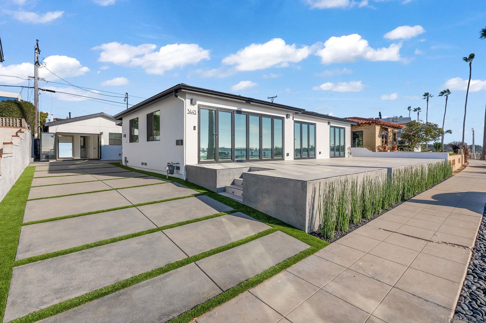 3445 Riviera Dr, San Diego CA 92109-5337 exterior