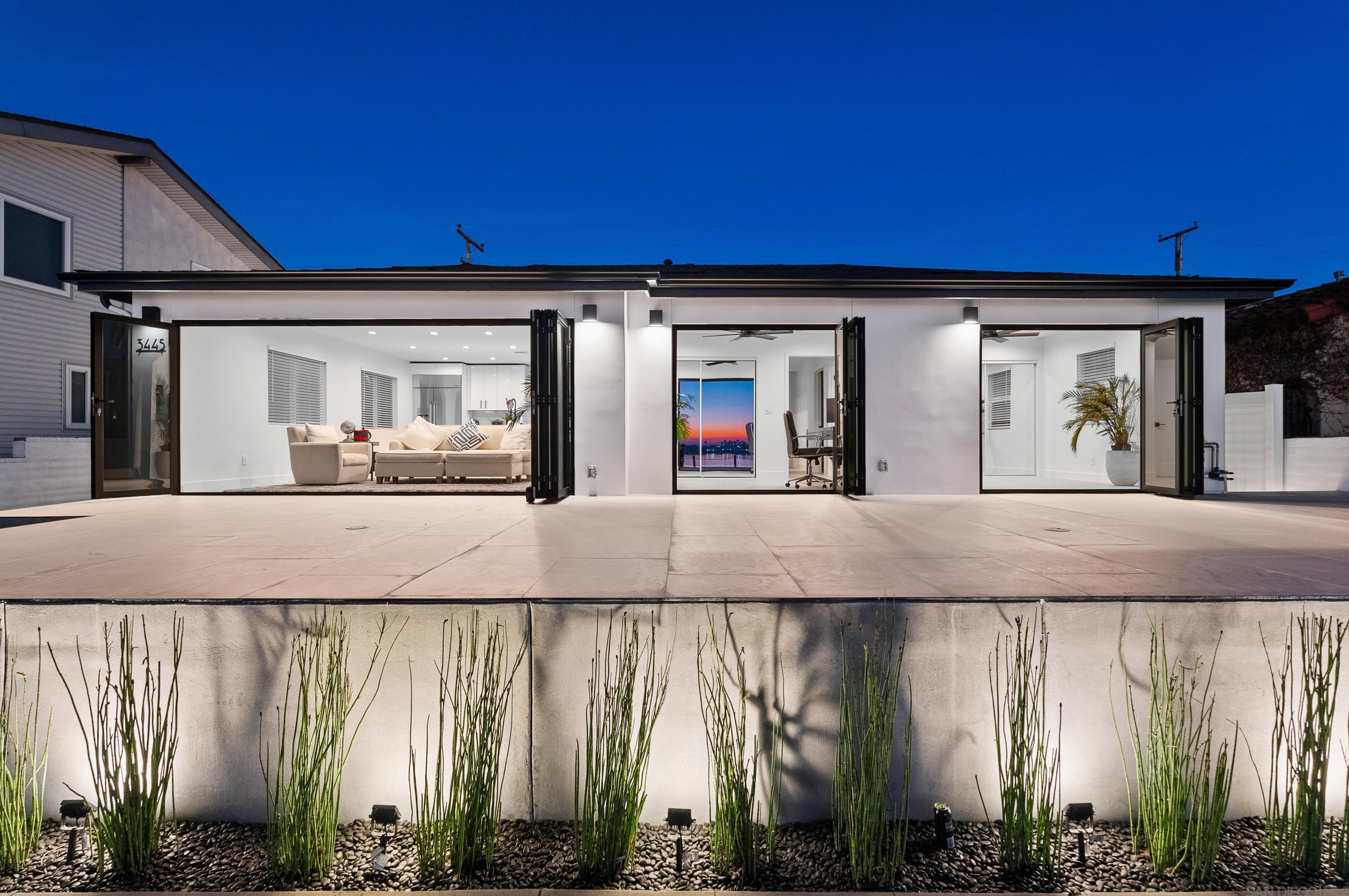 3445 Riviera Dr, San Diego CA 92109-5337 exterior