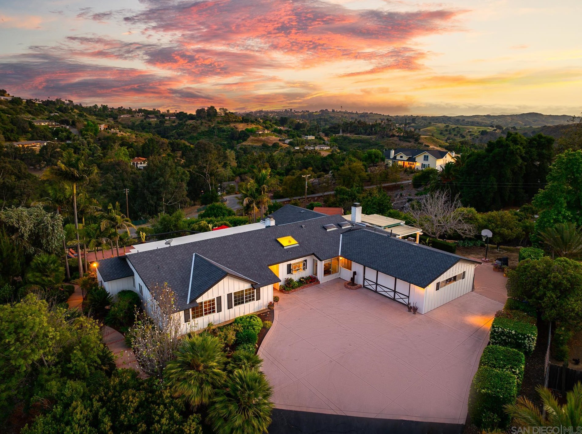 730 Hilbert Dr, Fallbrook, CA 92028-1606