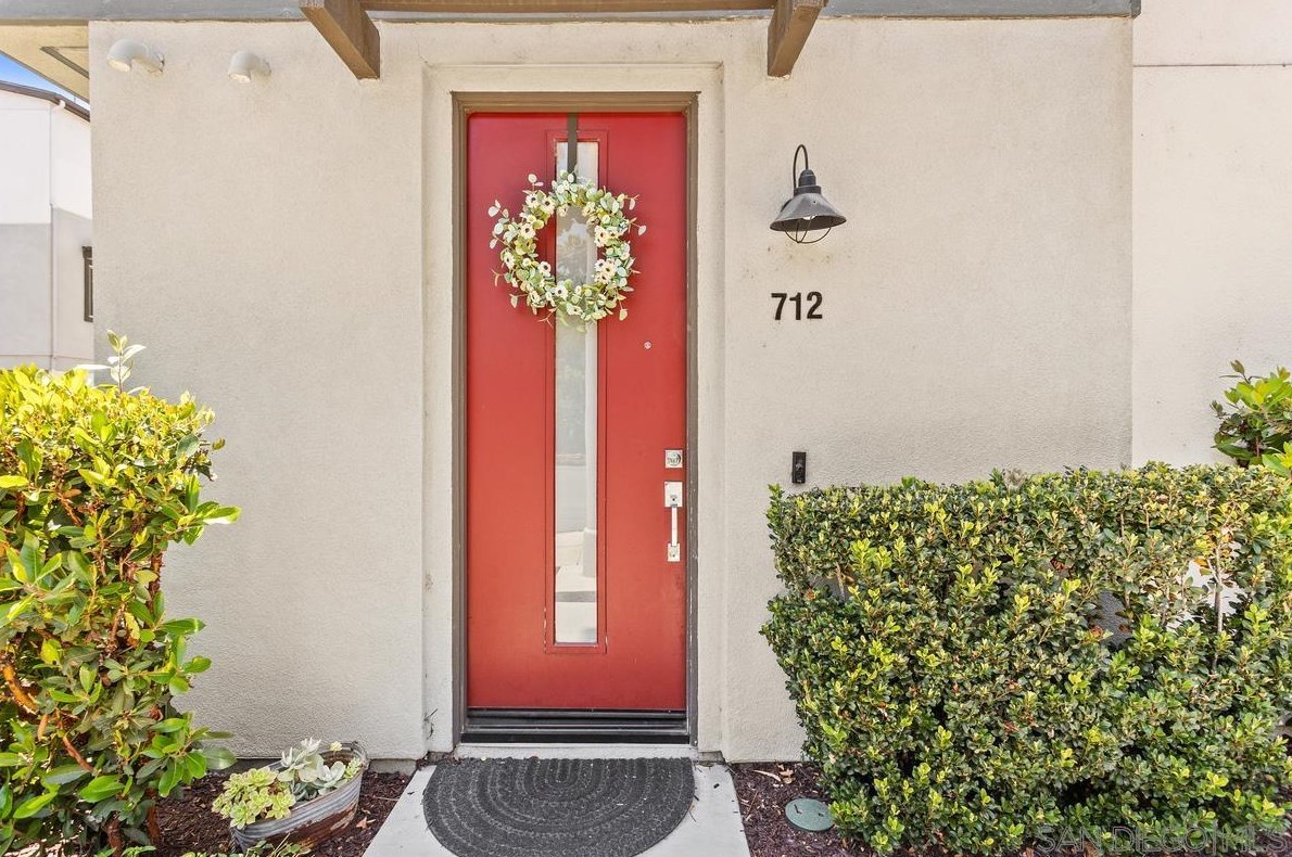 2601 Cranston Dr, Escondido, CA 92025-7381