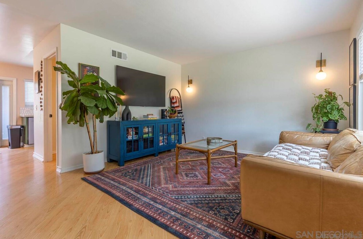3532 Sandpiper Pl, Oceanside, CA 92056-4728