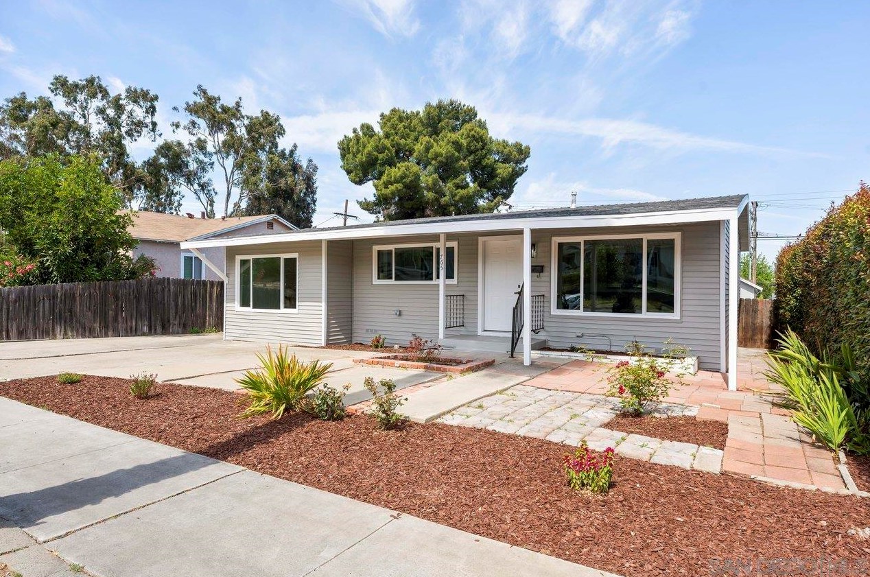 765 Hillsview Rd, El Cajon, CA 92020-2306