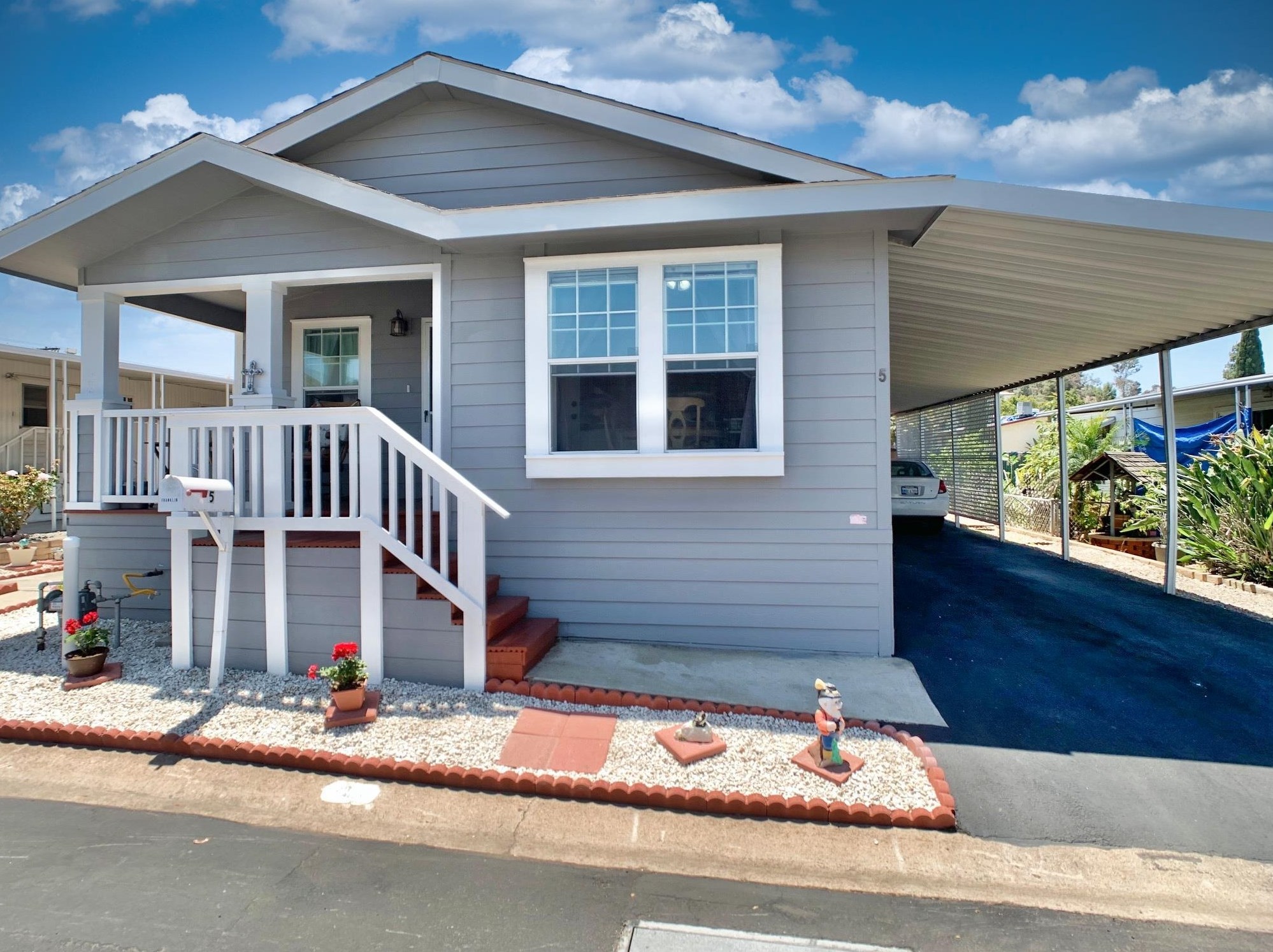 450 Bradley Ave, El Cajon, CA 92021-3003