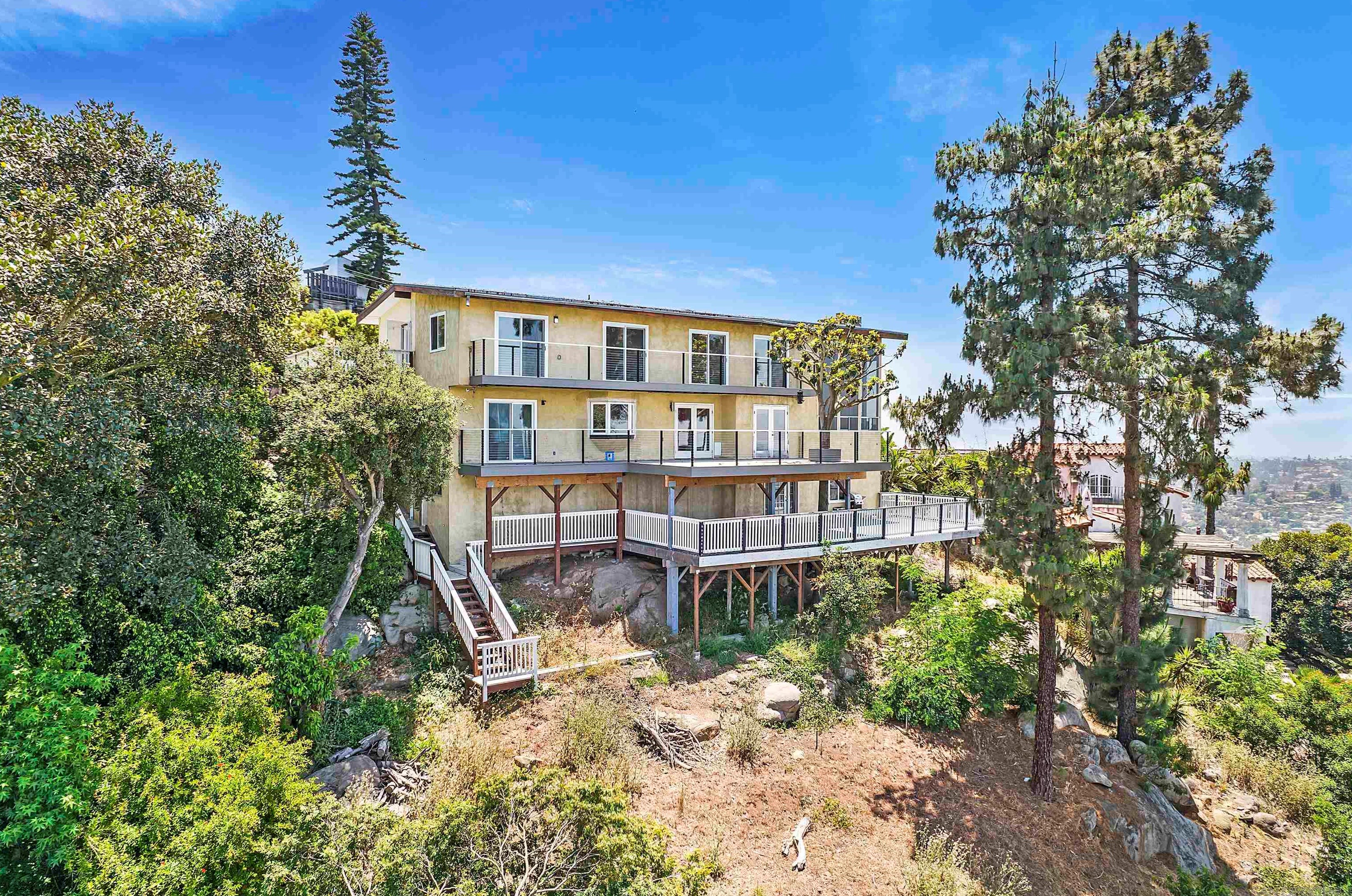 9612 Summit Cir, La Mesa, CA 91941
