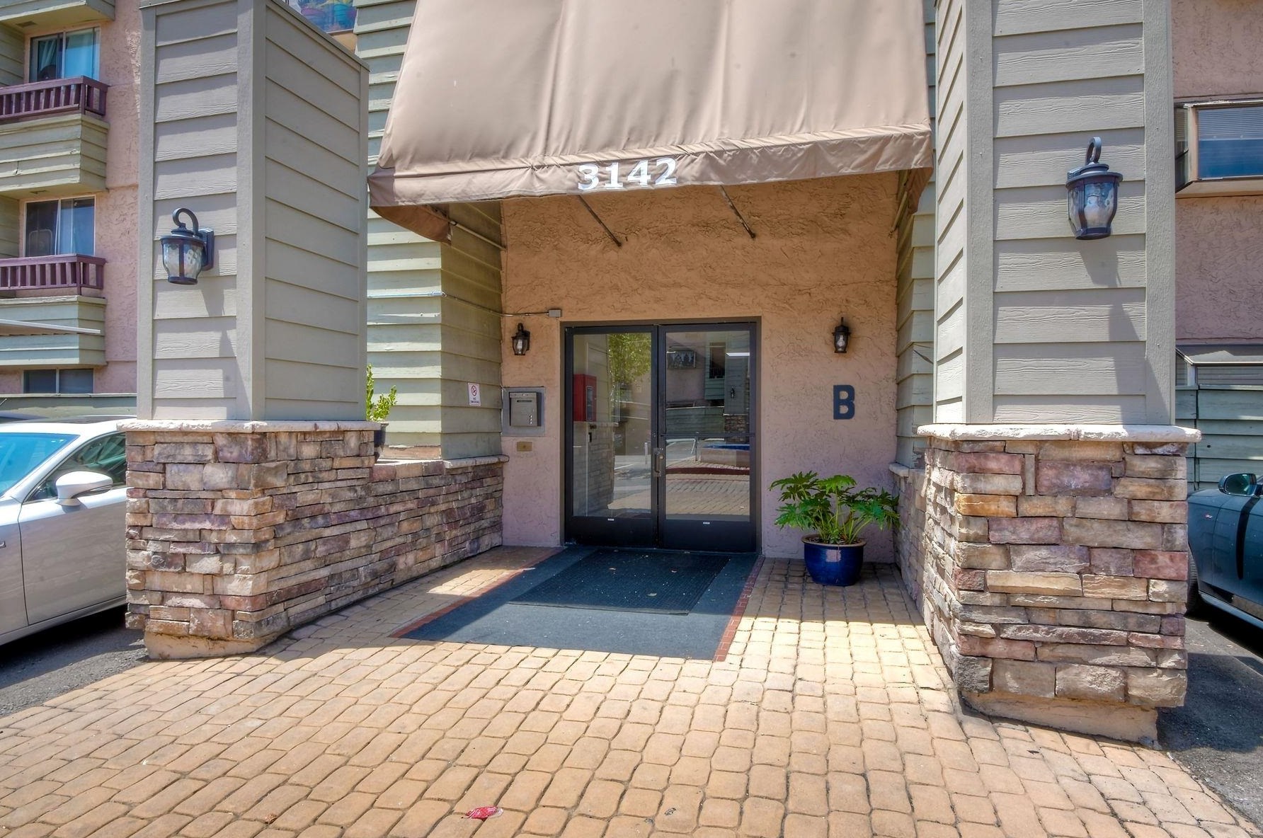 3142 Midway Dr B 214, San Diego, CA 92110