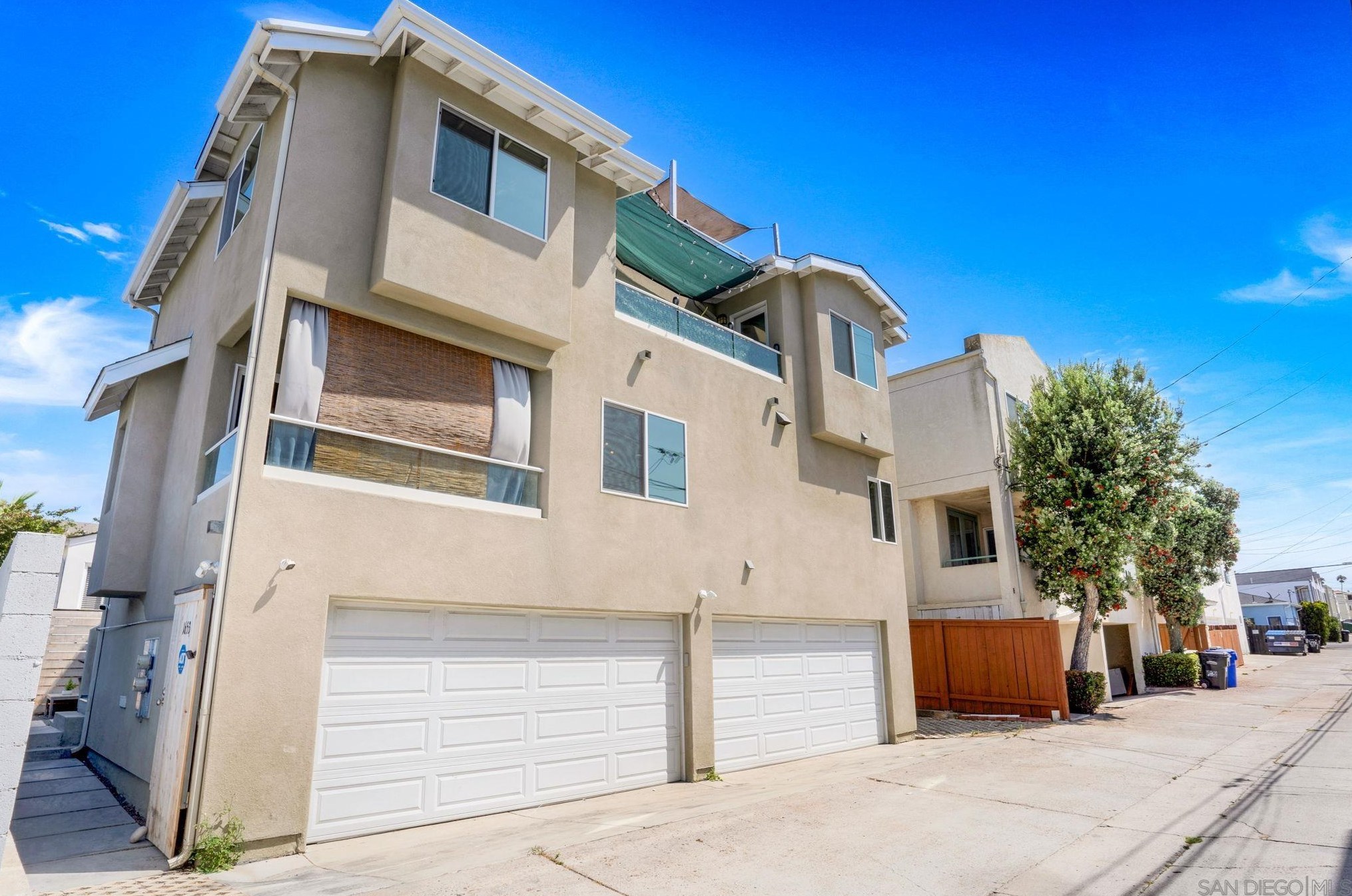 1653 Chalcedony St, San Diego, CA 92109-3136