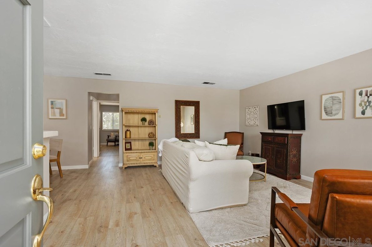 1800 S Maple St 105, Escondido, CA 92025