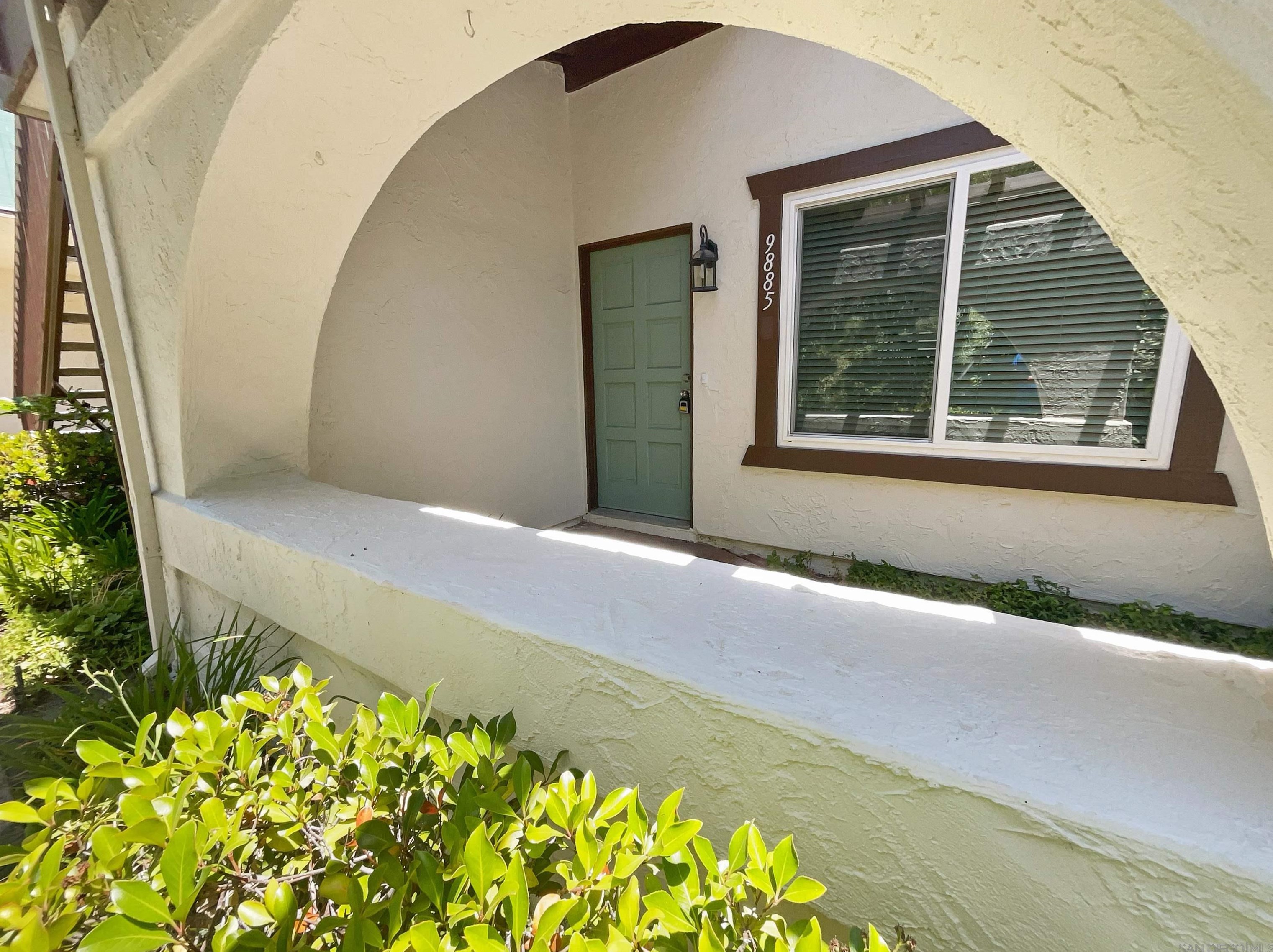9885 Caminito Cuadro, San Diego, CA 92129