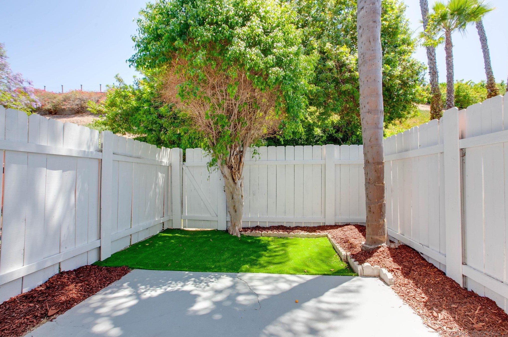 6661 Bell Bluff Ave, San Diego CA  92119-1158 exterior