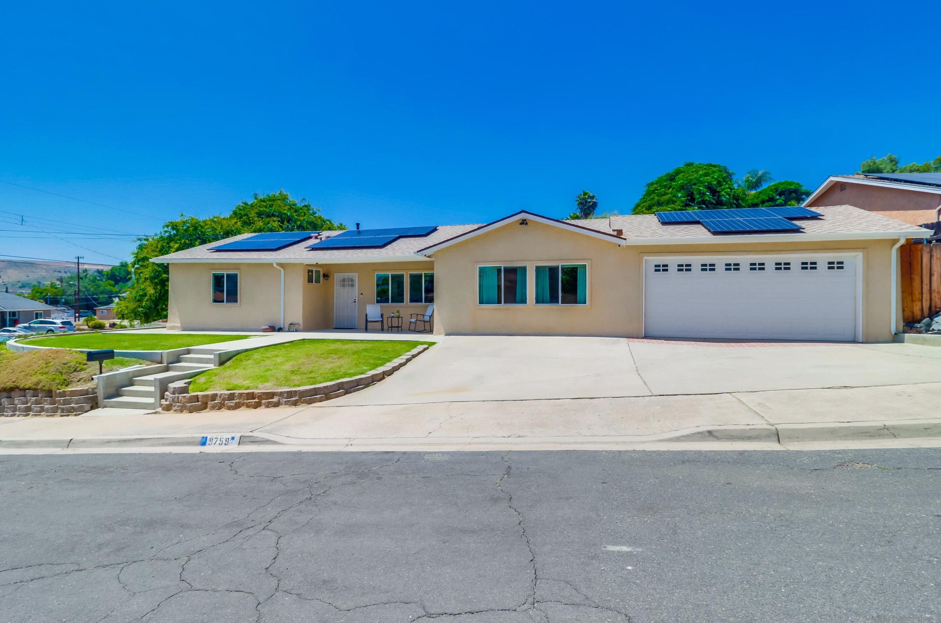 9759 Esparta Ct, Santee, CA 92071