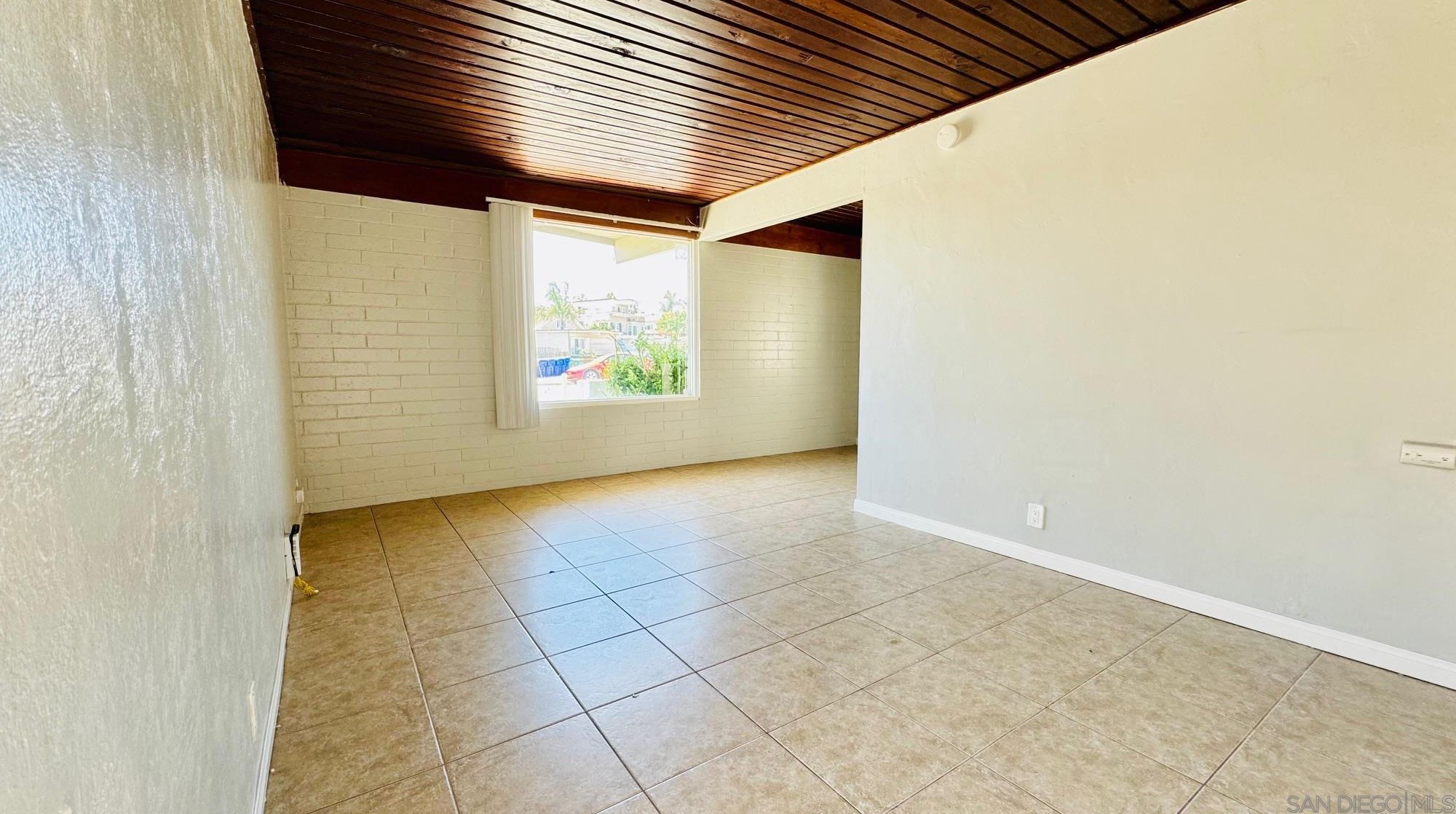 5162 Point Loma Blvd, San Diego, CA 92107-1315