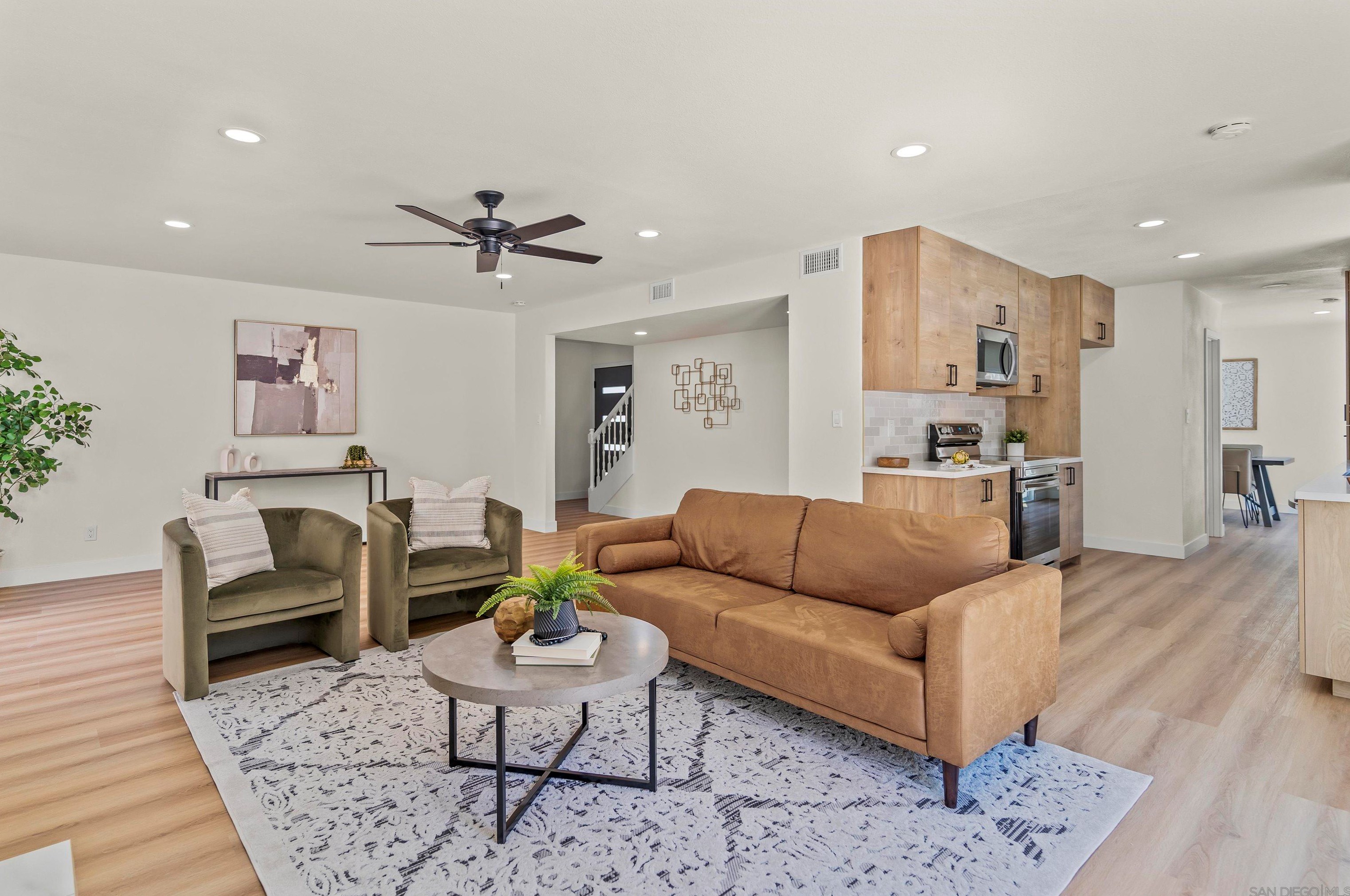 8576 Highwood Dr, San Diego, CA 92119-1951
