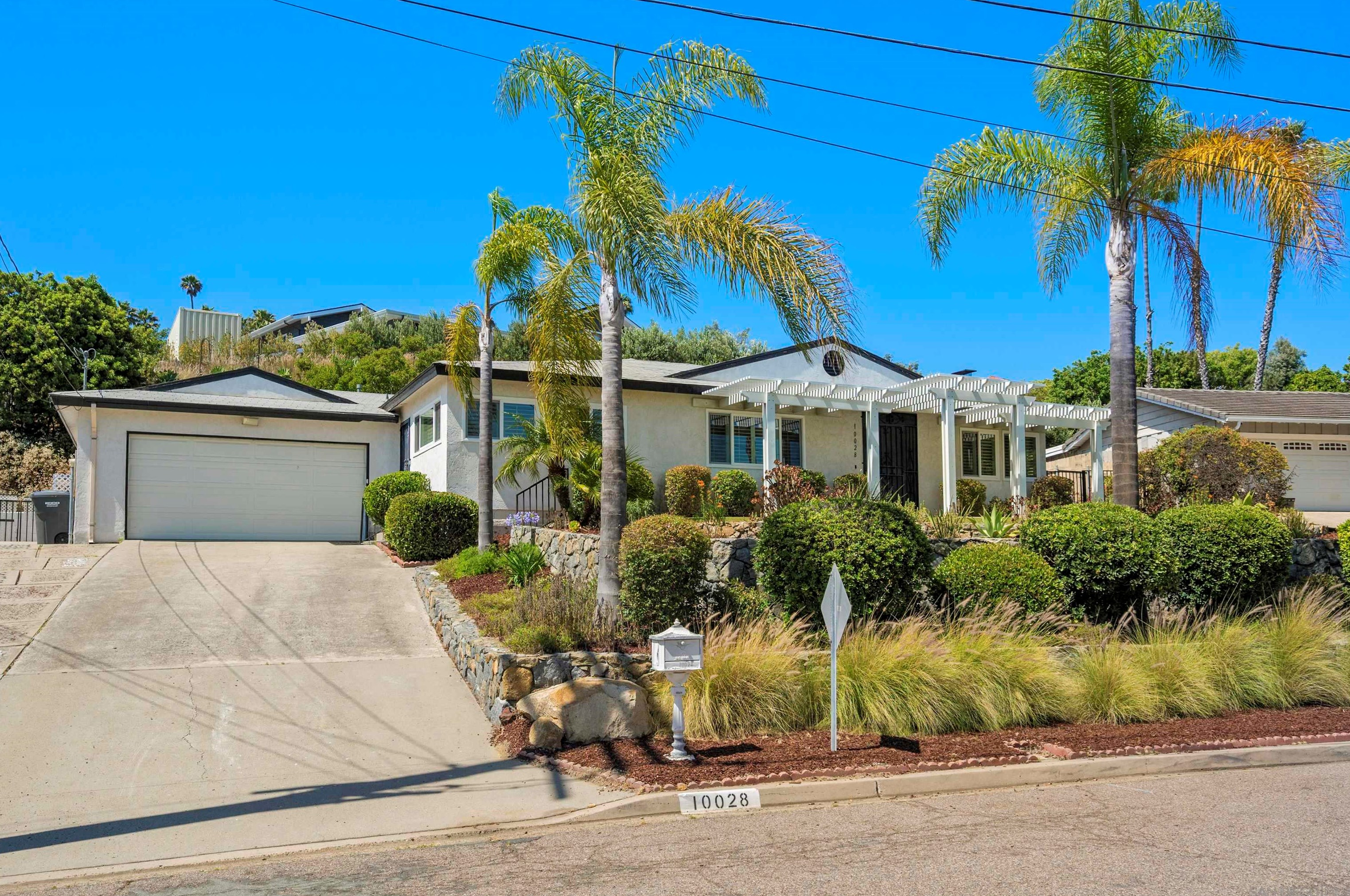 10028 Resmar Pl, La Mesa, CA 91941
