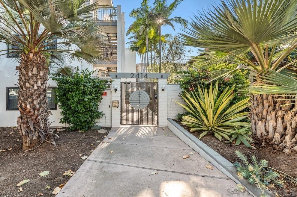 2414 Front St, San Diego, CA 92101-1428