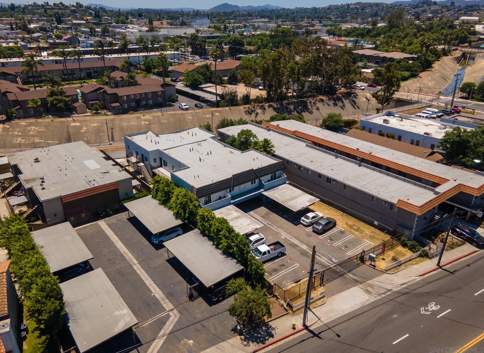 331 Washington Ave, Escondido, CA 92025-2861