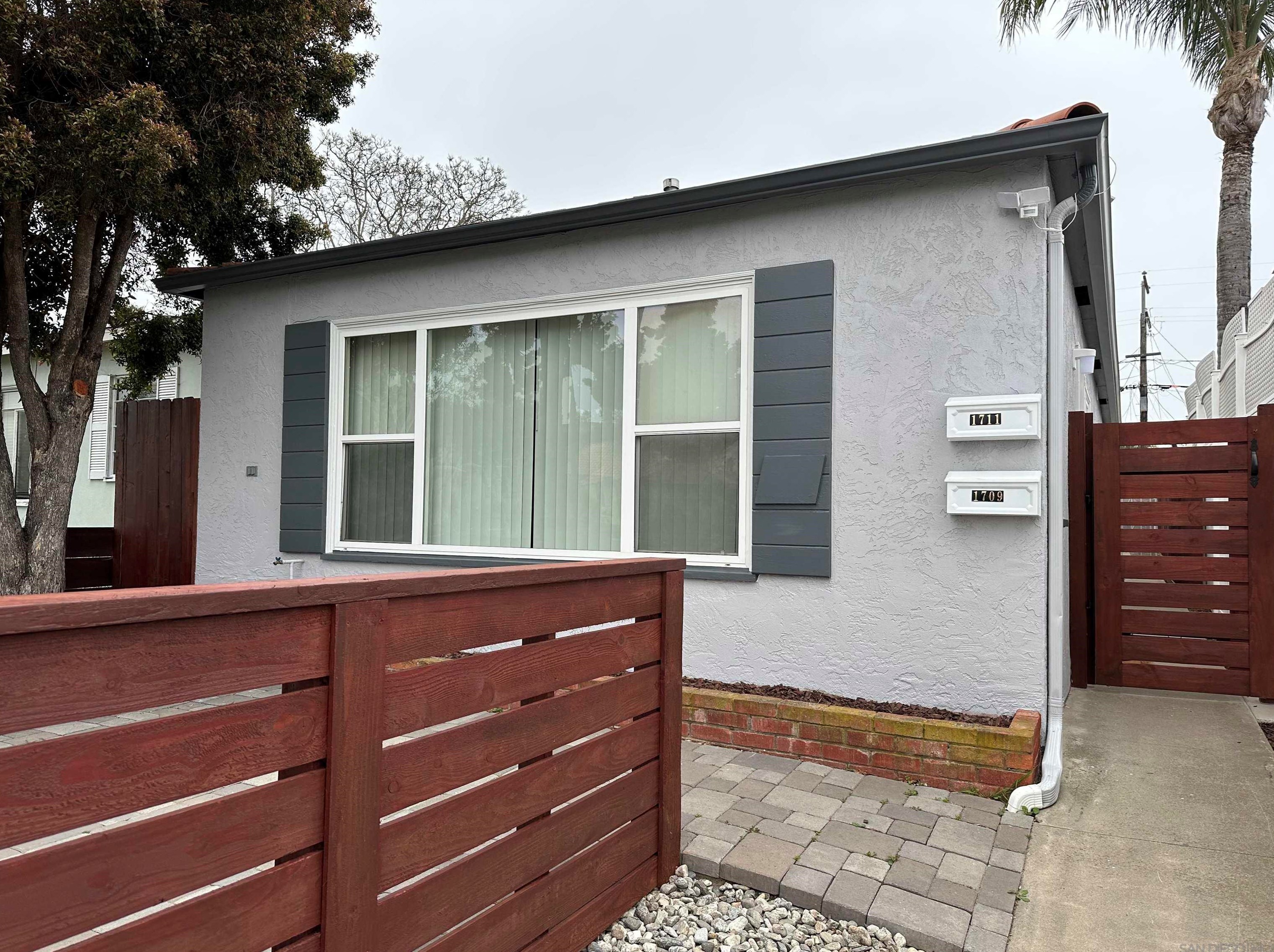 1709 Thomas Ave, San Diego, CA 92109-4427