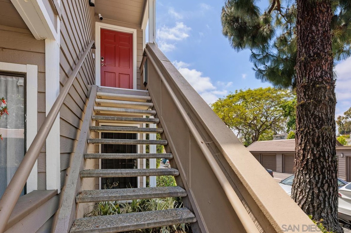 1075 Shadowridge Dr 62, Vista, CA 92081