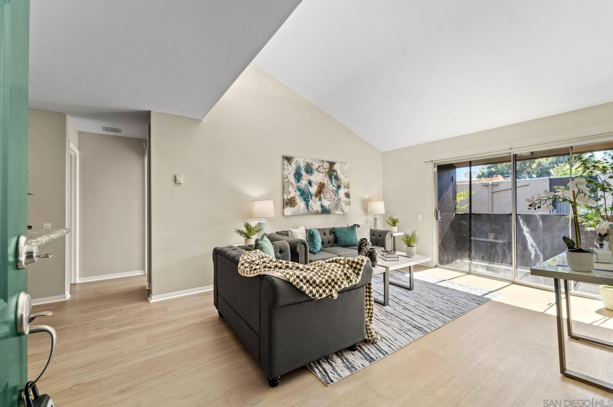 3456 Castle Glen Dr 275, San Diego, CA 92123