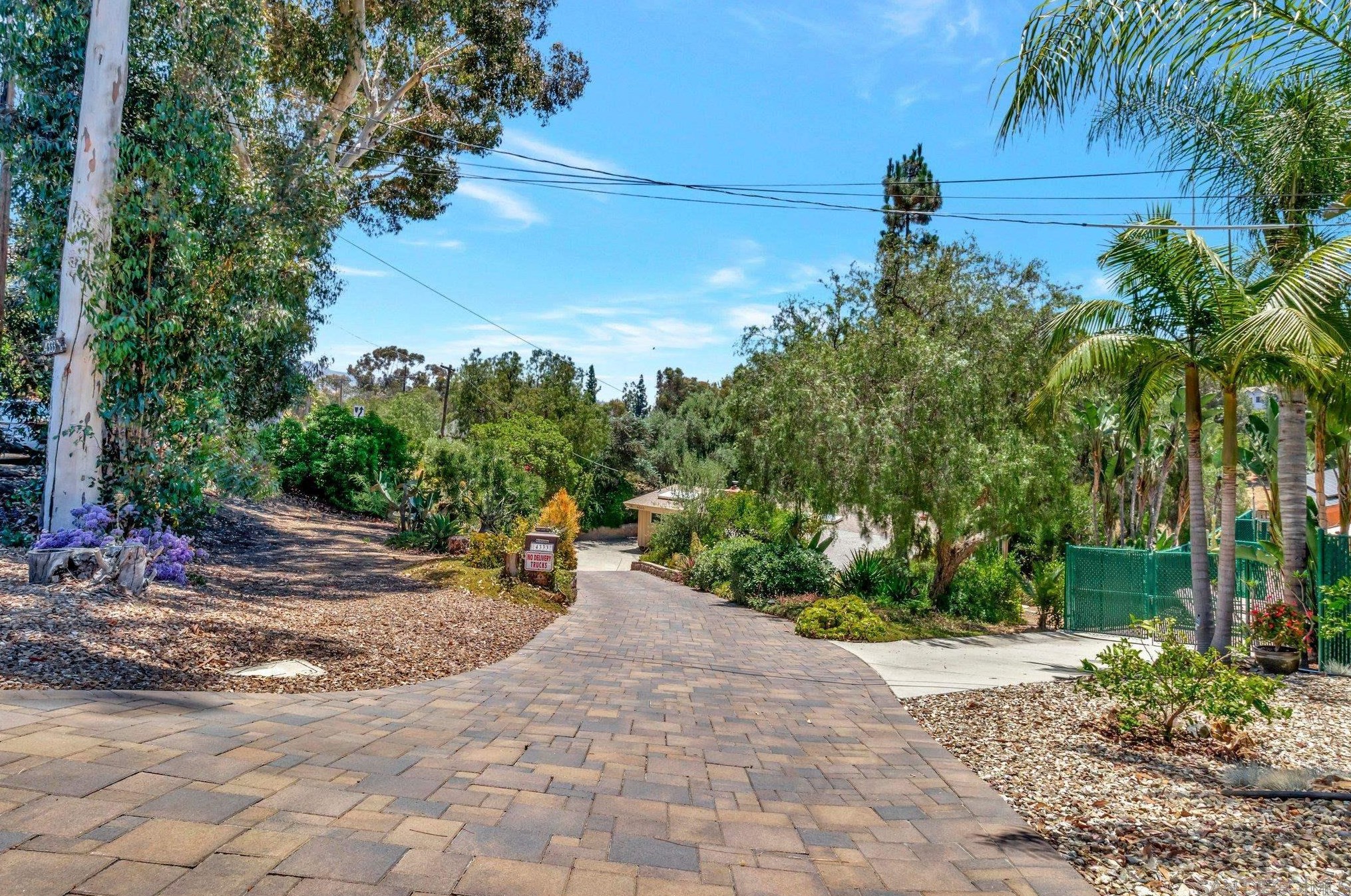 4333 Date Ave, La Mesa, CA 91941-6412