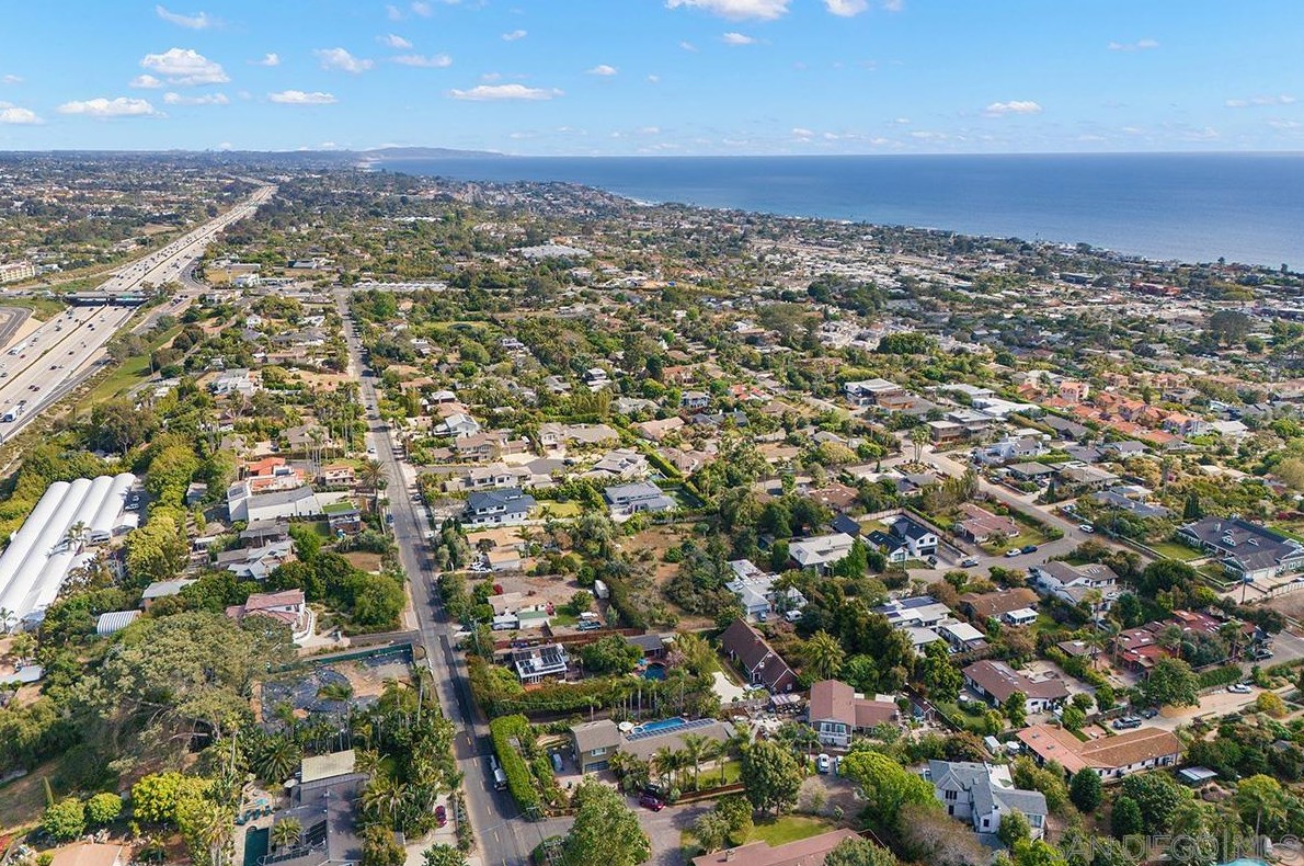 1283 Eolus Ave, Encinitas CA 92024-2186 exterior