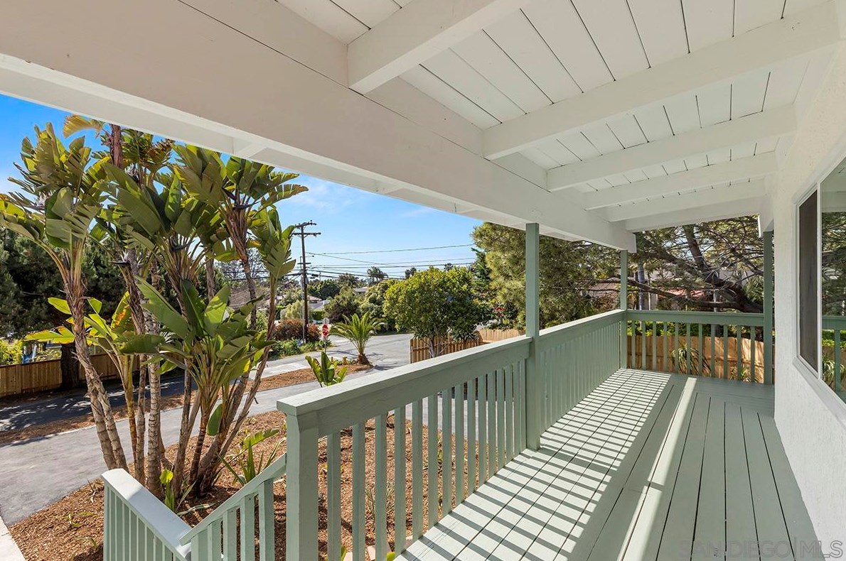 1283 Eolus Ave, Encinitas CA 92024-2186 exterior