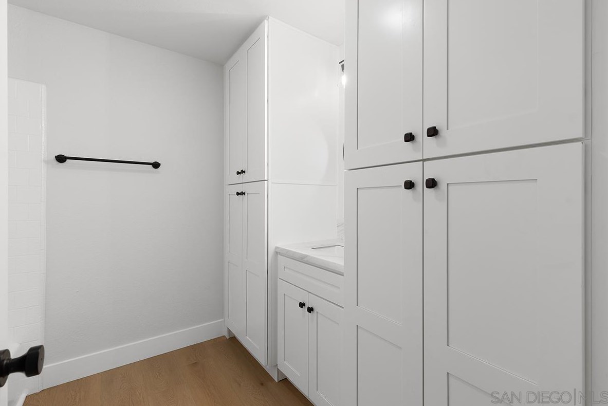 1283 Eolus Ave, Encinitas CA 92024-2186 exterior