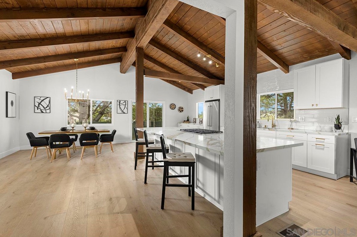 1283 Eolus Ave, Encinitas CA 92024-2186 exterior