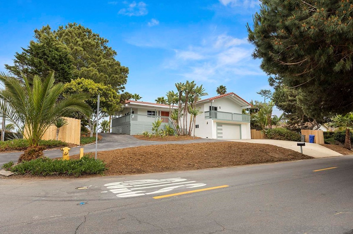 1283 Eolus Ave, Encinitas CA 92024-2186 exterior