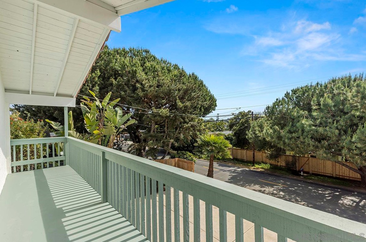 1283 Eolus Ave, Encinitas CA 92024-2186 exterior