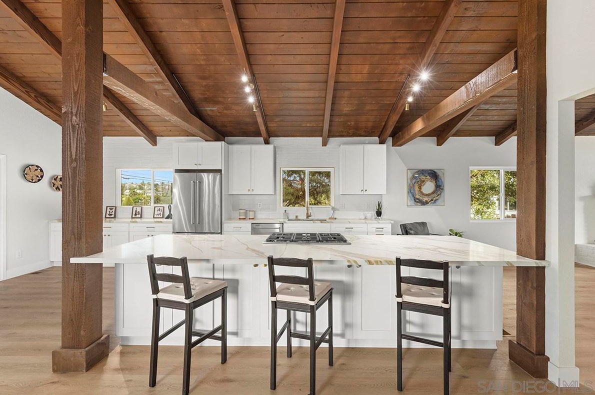 1283 Eolus Ave, Encinitas CA 92024-2186 exterior