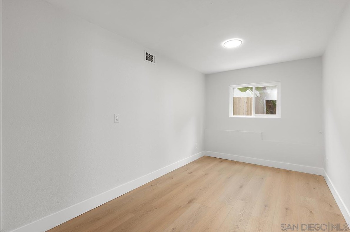 1283 Eolus Ave, Encinitas CA 92024-2186 exterior