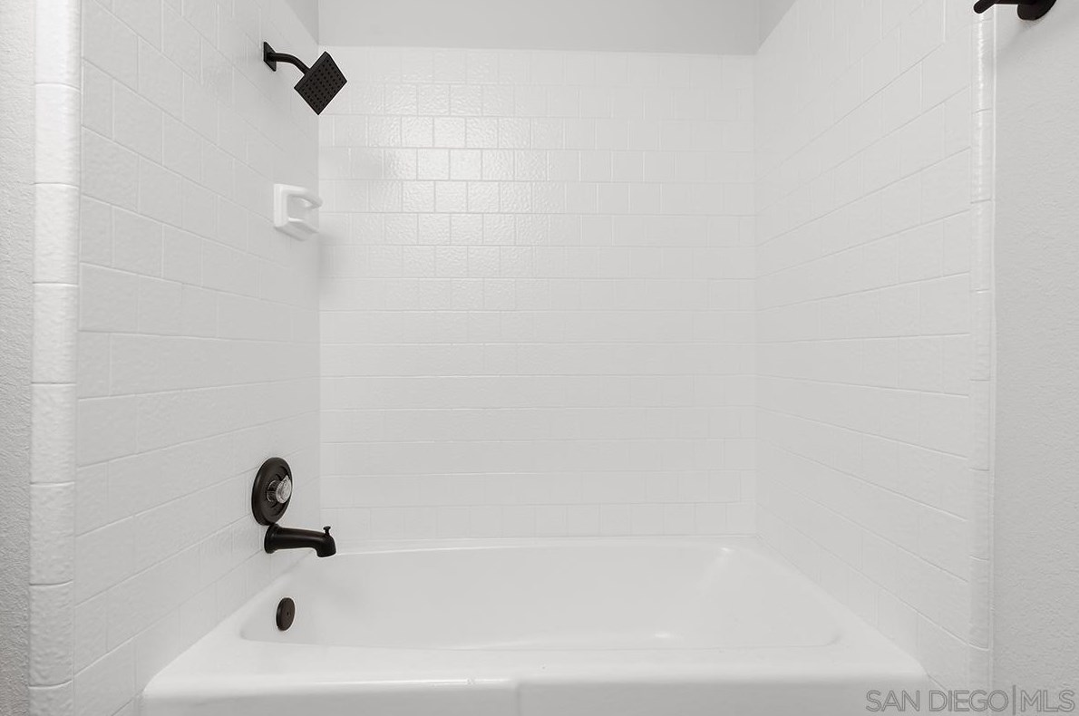 1283 Eolus Ave, Encinitas CA 92024-2186 exterior