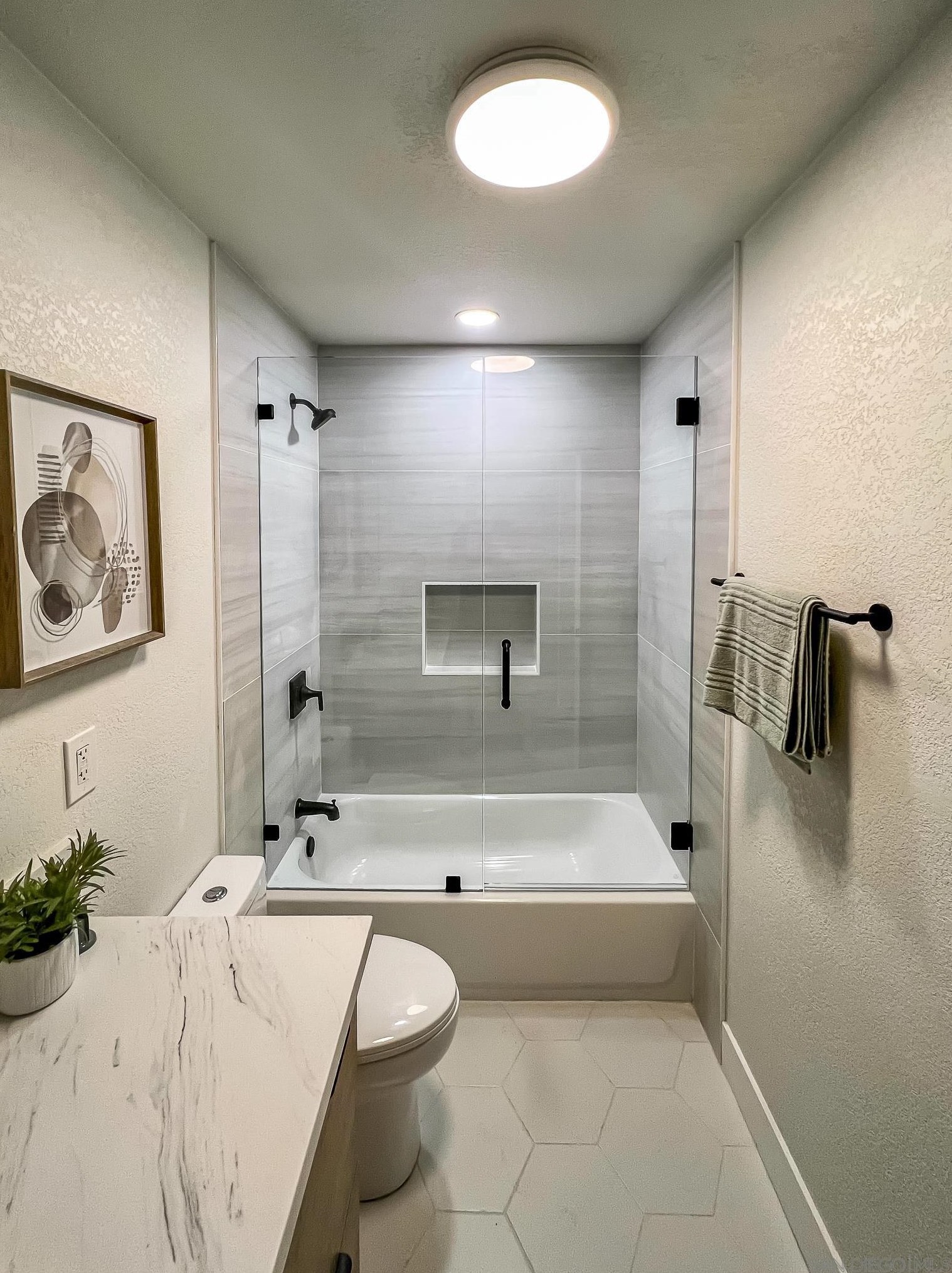 1283 Eolus Ave, Encinitas CA 92024-2186 exterior