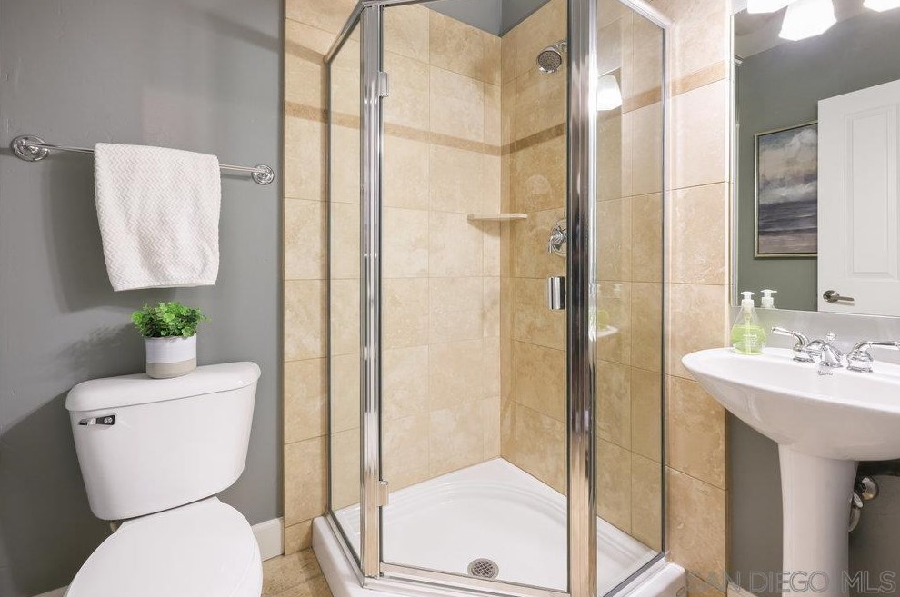 1918 Columbia St, San Diego CA  92101-2287 exterior