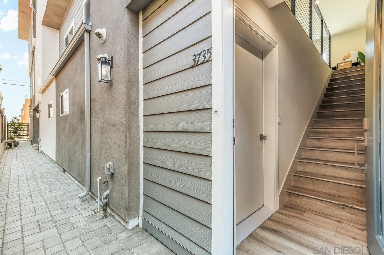 3735 31 St, San Diego CA 92113-2526 exterior
