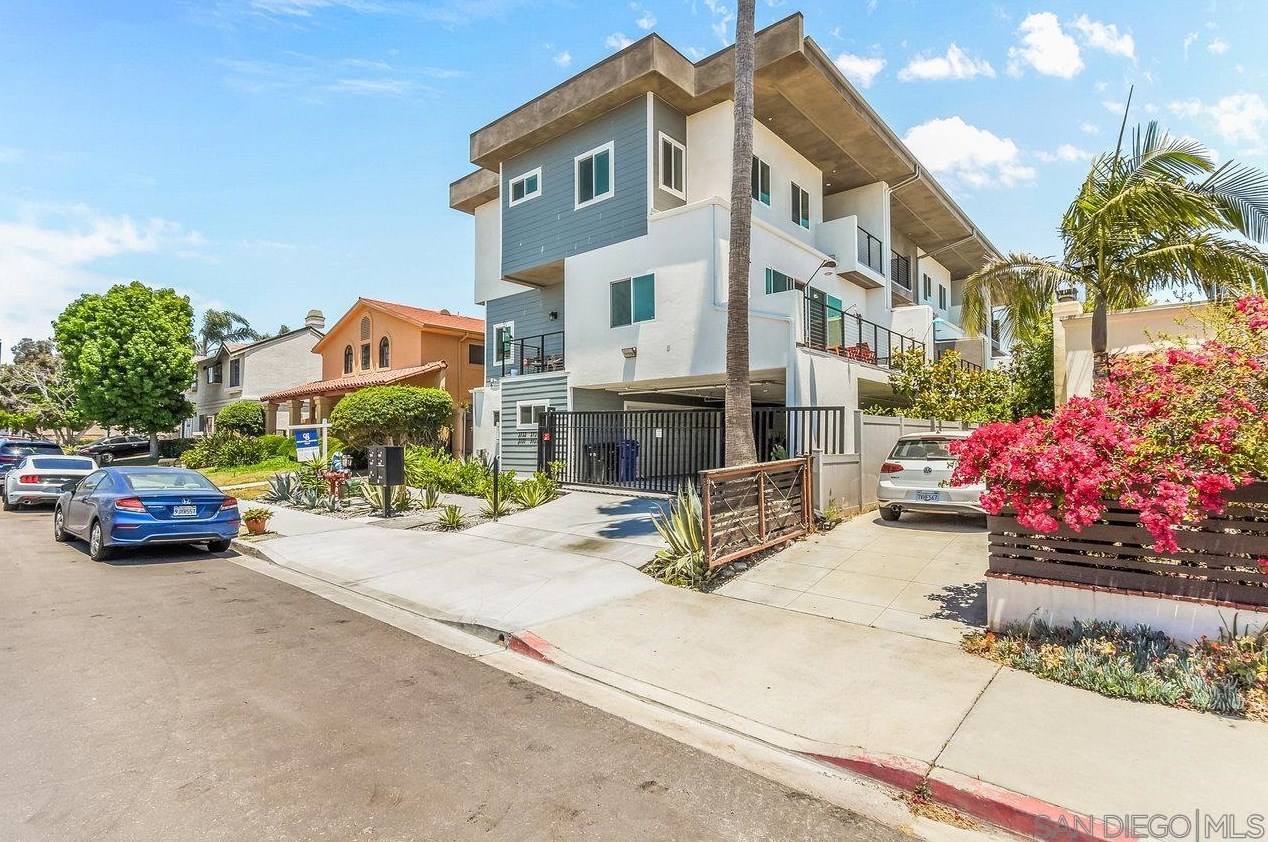 3735 31 St, San Diego CA 92113-2526 exterior