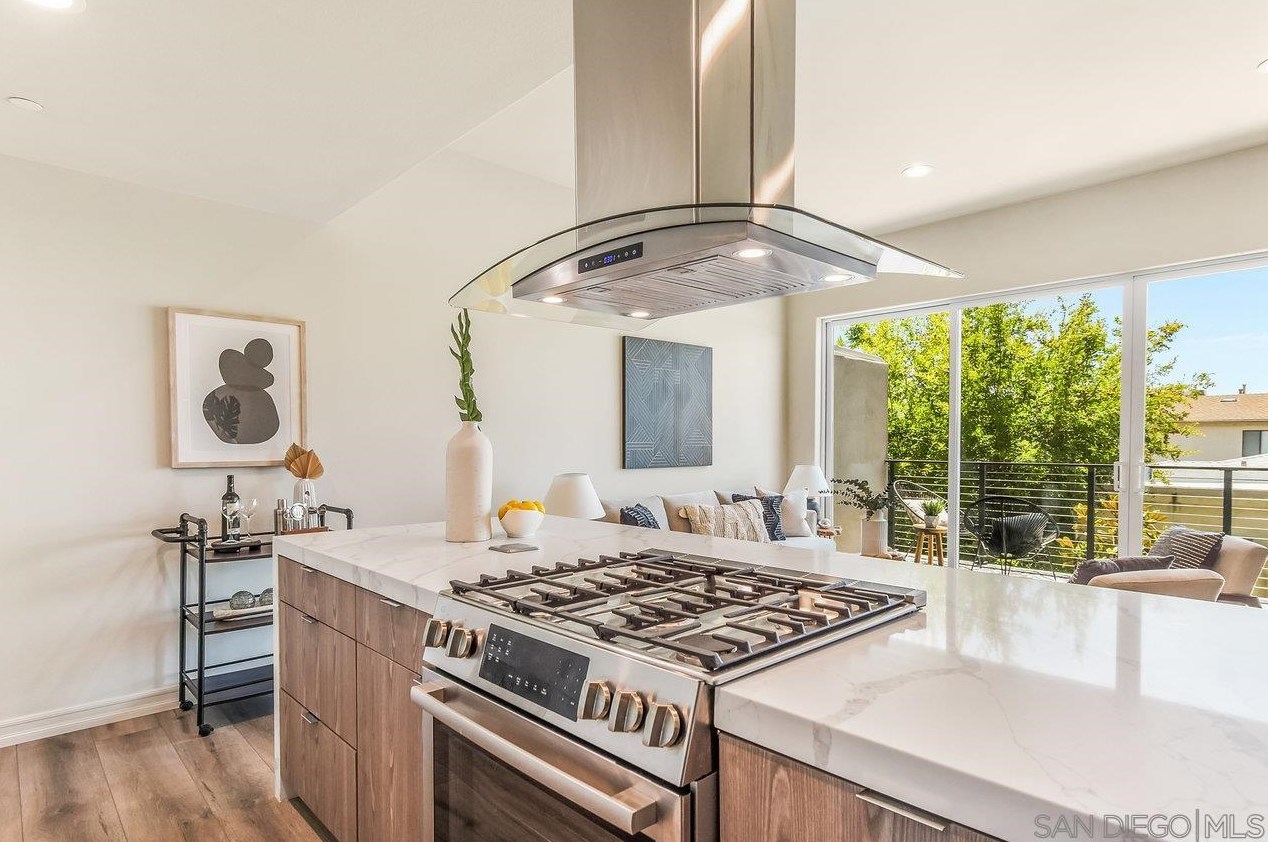 3735 31 St, San Diego CA 92113-2526 exterior