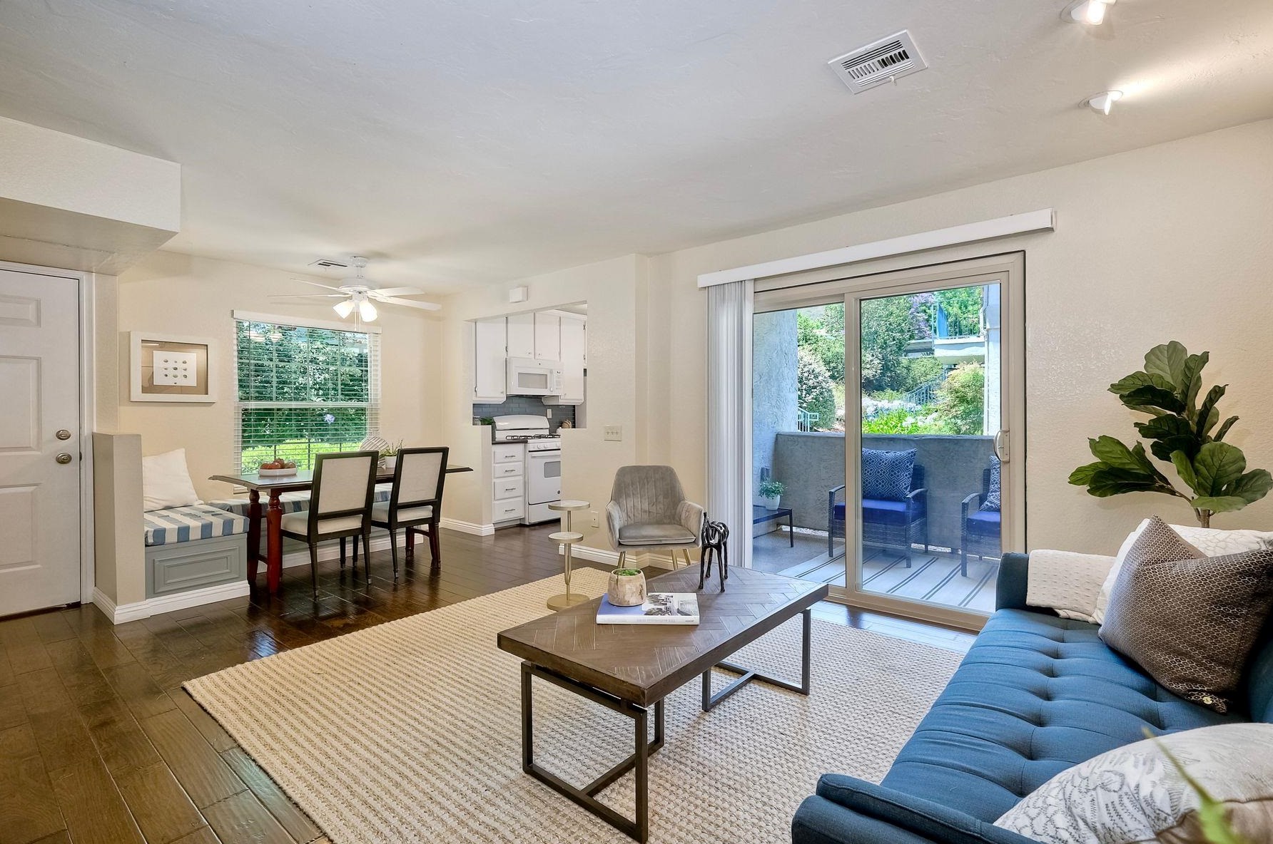 10333 Azuaga St 233, San Diego, CA 92129