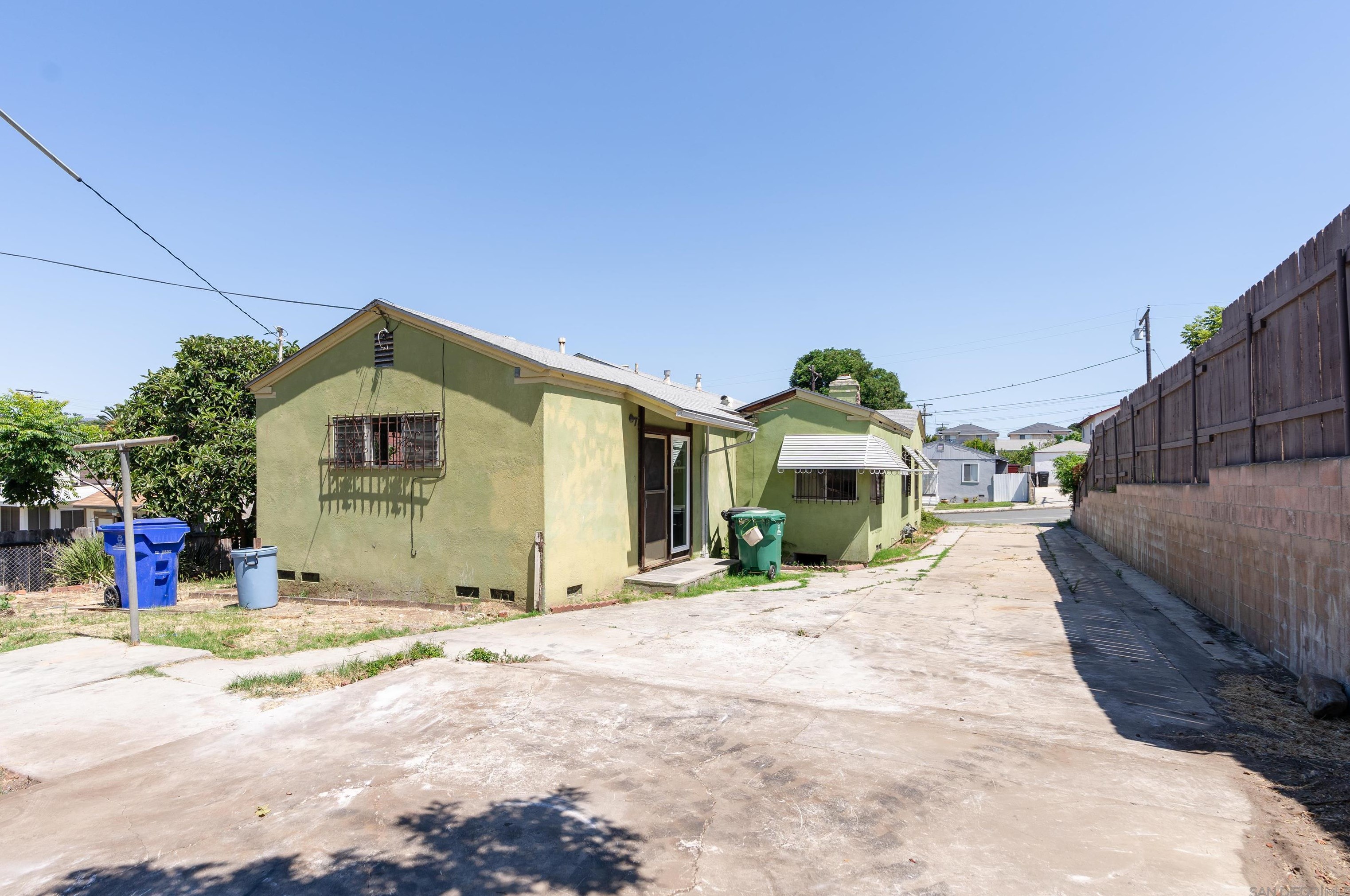 5782 Cumberland St, San Diego, CA 92139-3008