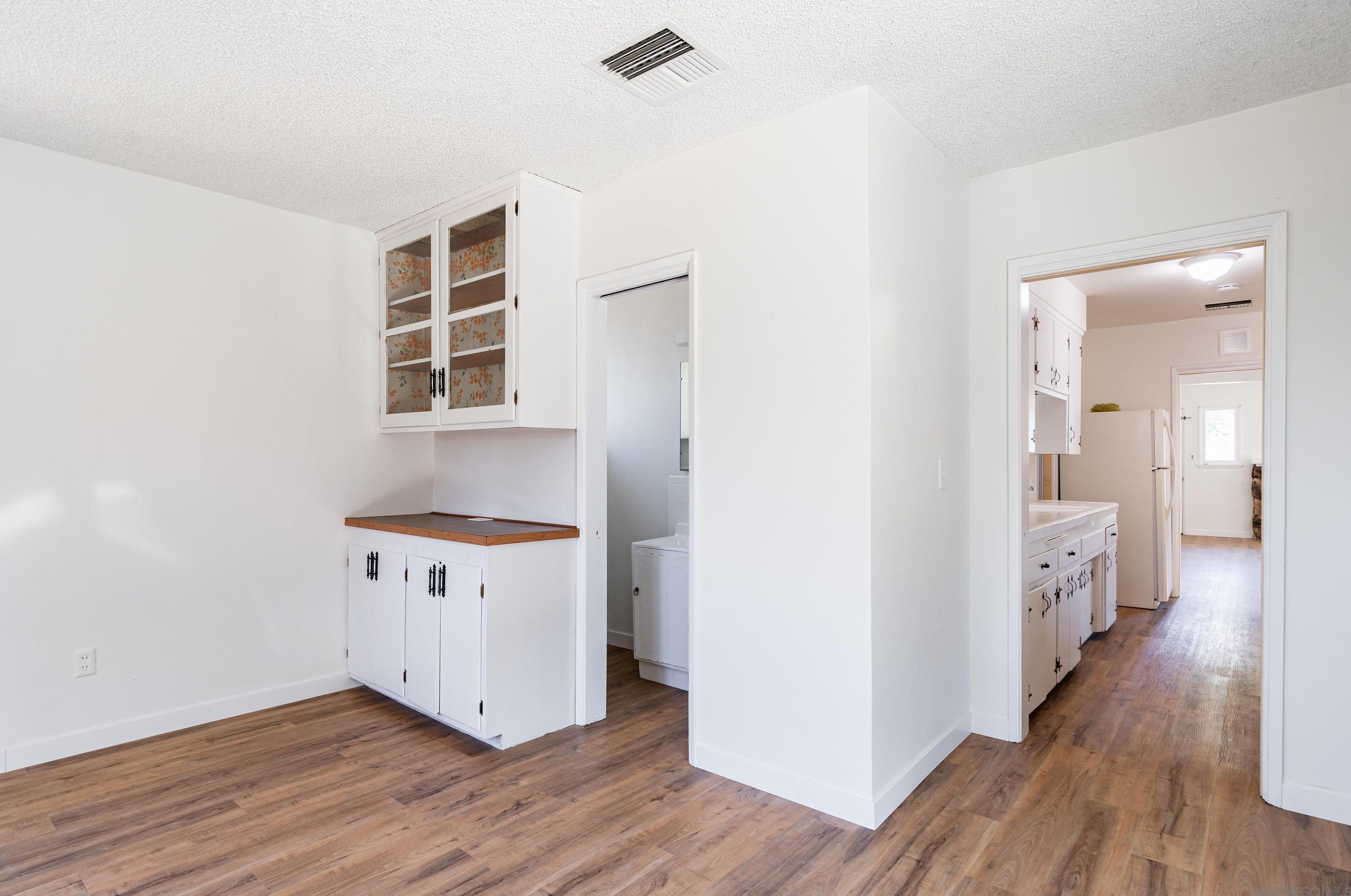 5782 Cumberland St, San Diego CA  92139-3008 exterior