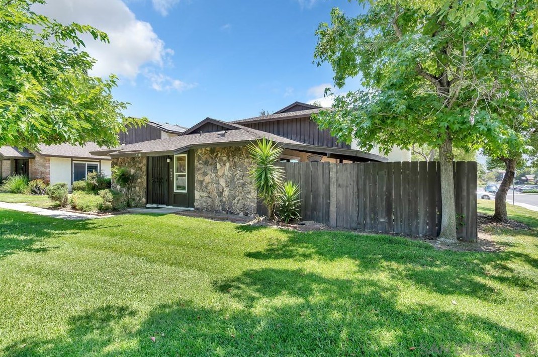 9941 Woodpark Dr, Santee, CA 92071